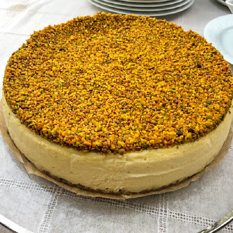 Mascarpone Cheesecake w/ Pistachios