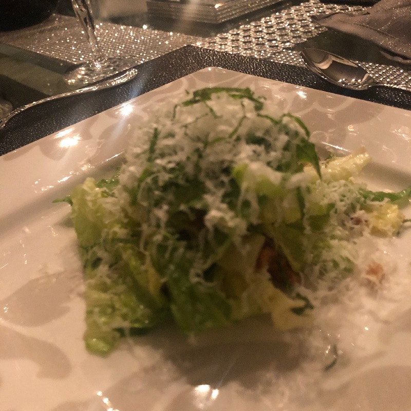 Salad of romaine hearts 