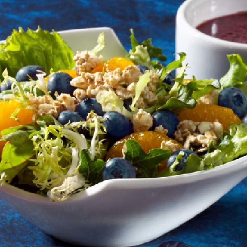 Blueberry breakfast salad