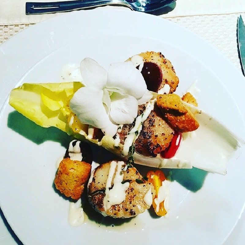 Jumbo sea scallop caesar