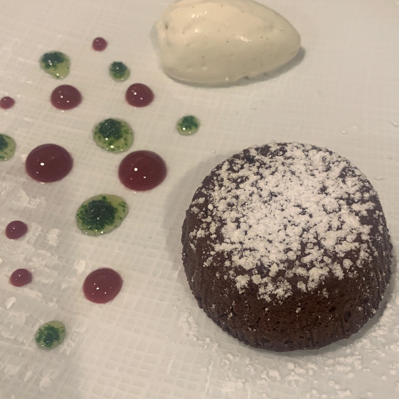 Molten chocolate cake 